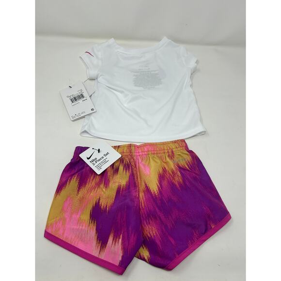 Nike Toddler Girls 12 months White Multi Outfit Set T-Shirt & Shorts NWT - Picture 5 of 5